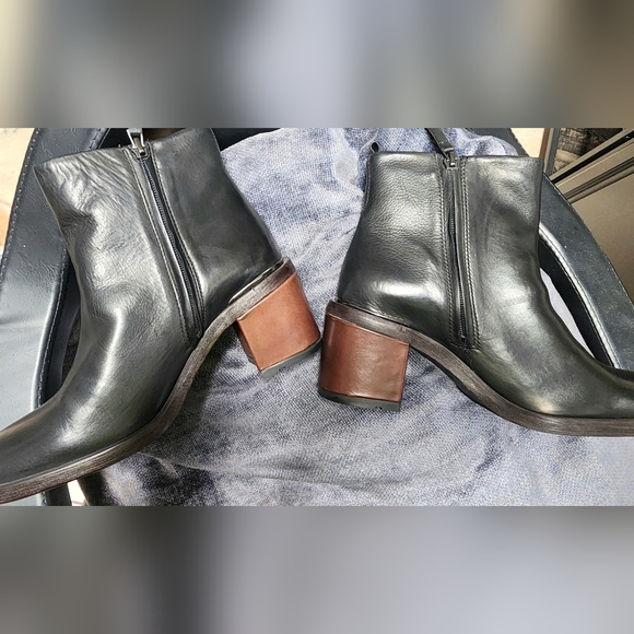 NEW NEVER WORN FRANCO SARTO HAND FINISHED LEATHER BOOTS 8.5 - Picture 9 of 16